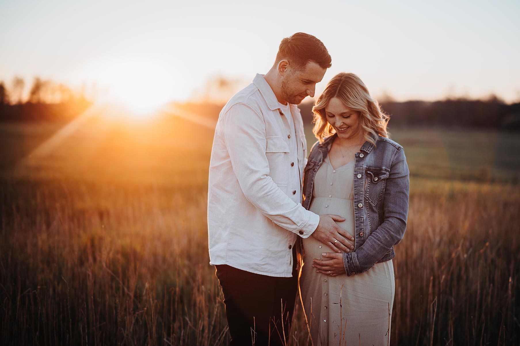 Babybauch Shooting im Sunset